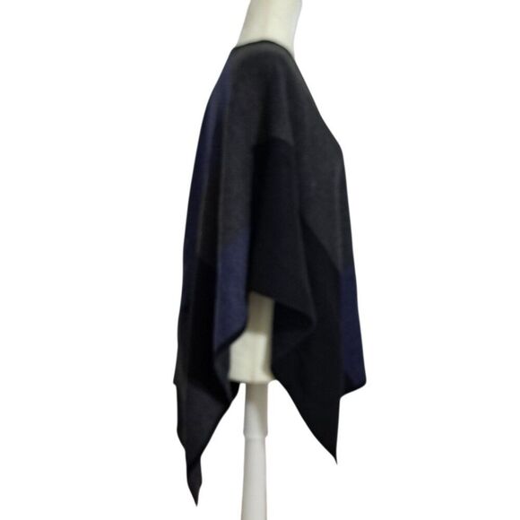 Lord & Taylor Women's Color Block Charcoal Blue Open Boho Office Knit Poncho OS - Picture 4 of 7